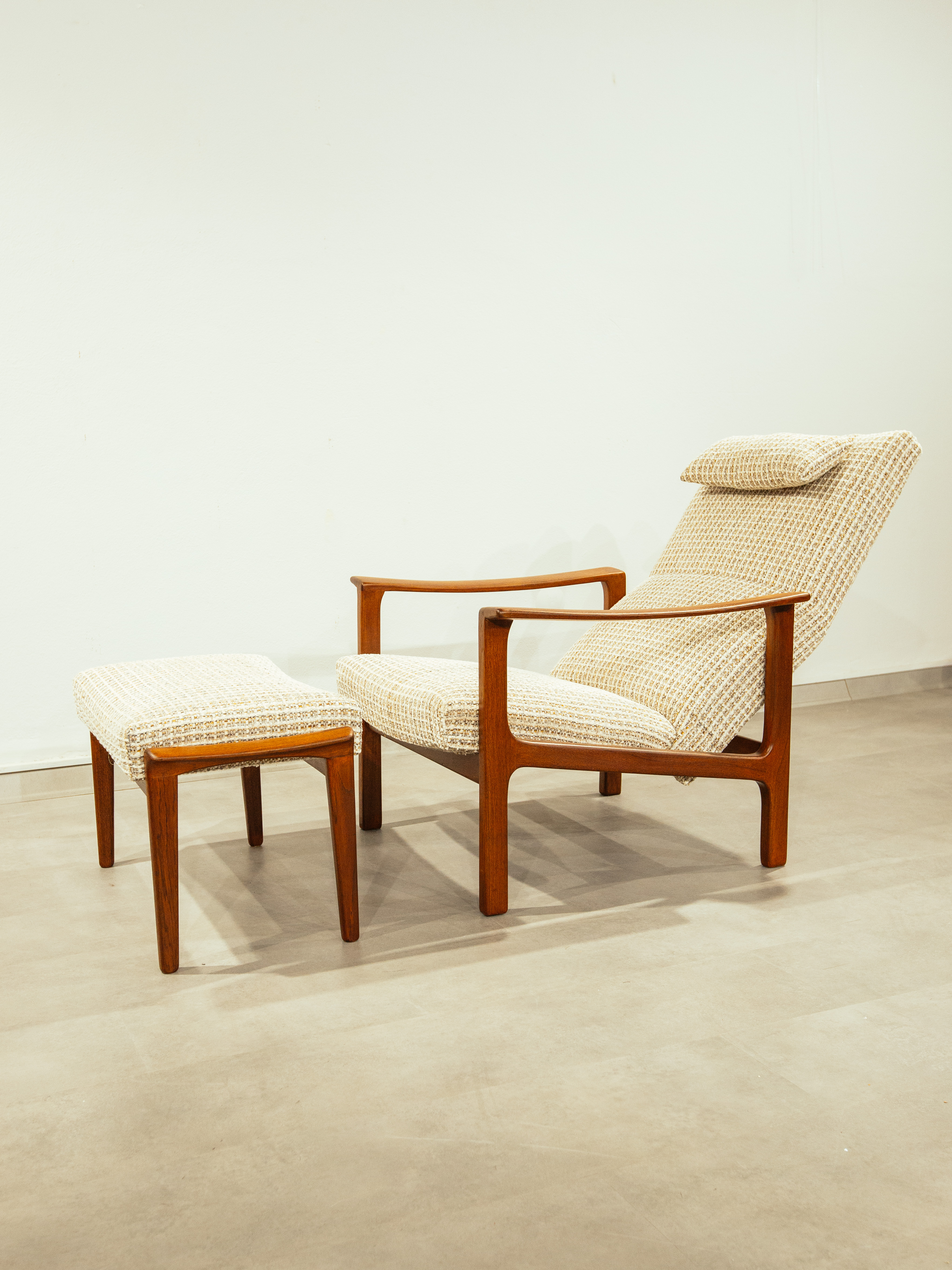 Bröderna Andrersson Chairs with Ottoman 
